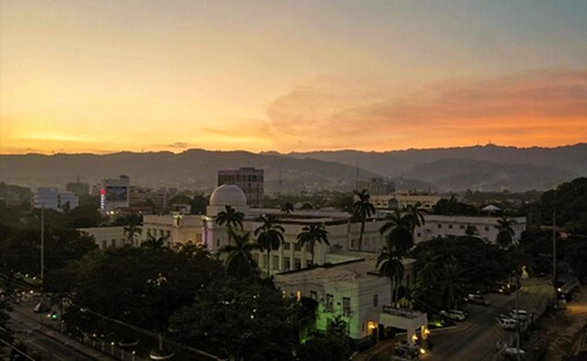 Cebu Capitol Central Hotel & Suites Powered By Cocotel Exterior foto